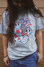 Load image into Gallery viewer, all the america things tee
